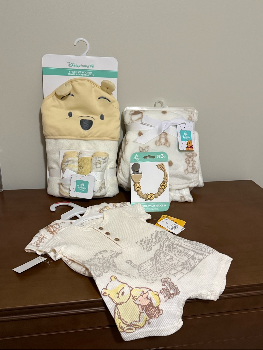 Disney Cream & Yellow Winnie the Pooh Baby Gift Set
